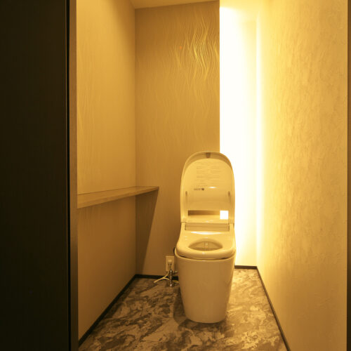 間接照明が美しい　こだわりのトイレ空間